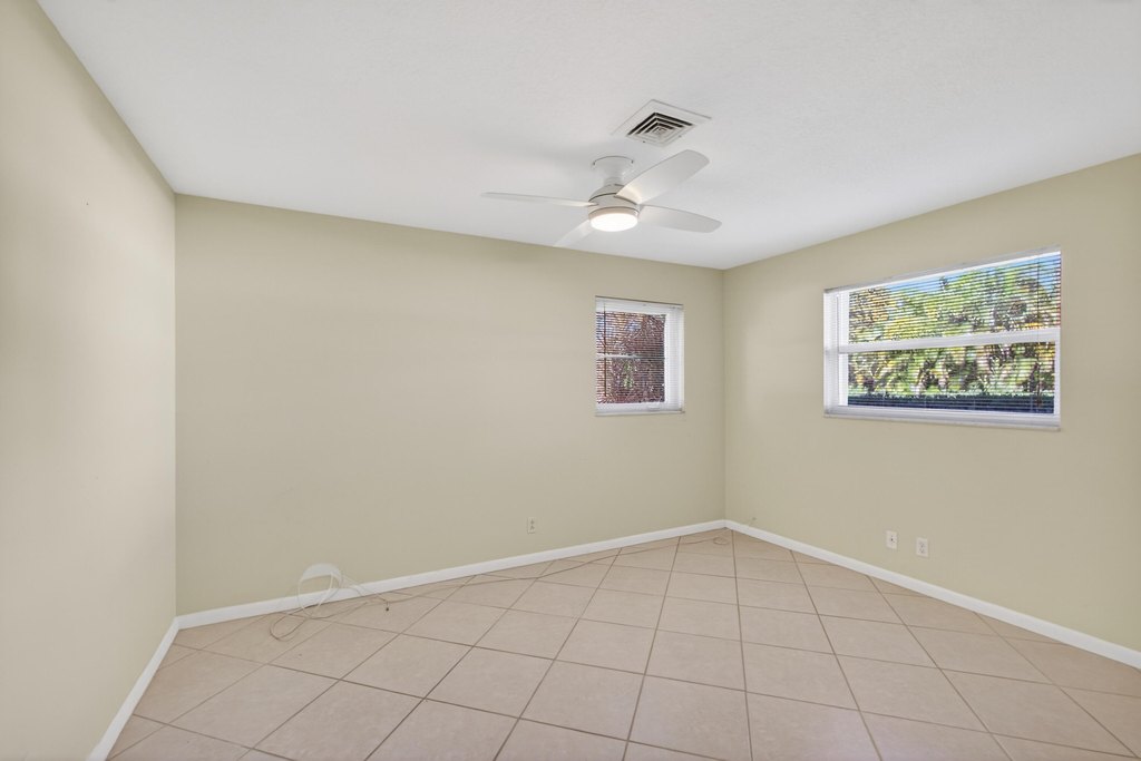 Lake Worth Beach, Florida, 33460, United States, 2 Bedrooms Bedrooms, ,2 BathroomsBathrooms,Residential,Forsale,2010661