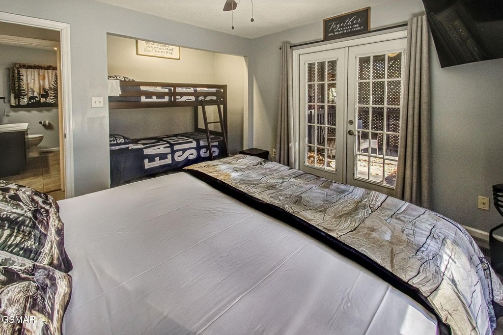 Gatlinburg, Tennessee, 37738, United States, 5 Bedrooms Bedrooms, ,2 BathroomsBathrooms,Residential,Forsale,1999457