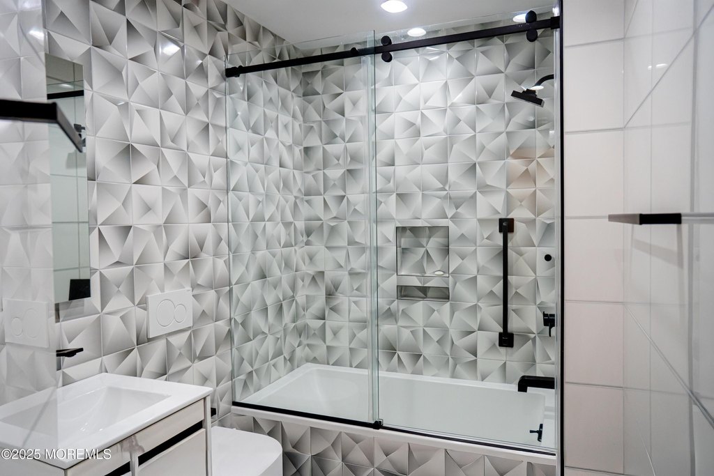 Toms River, New Jersey, 08755, United States, 7 Bedrooms Bedrooms, ,5 BathroomsBathrooms,Residential,Forsale,2008941