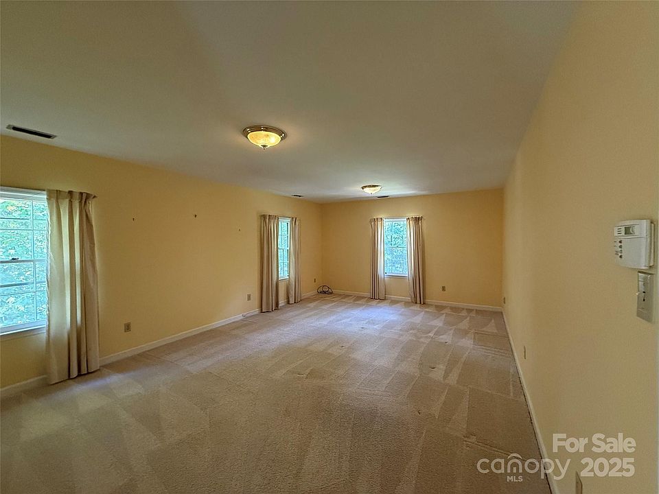 Lancaster, South Carolina, 29720, United States, 5 Bedrooms Bedrooms, ,4 BathroomsBathrooms,Residential,Forsale,2004561