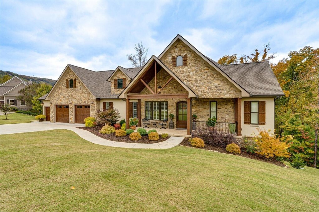 Chattanooga, Tennessee, 37419, United States, 4 Bedrooms Bedrooms, ,3.5 BathroomsBathrooms,Residential,Forsale,2009595