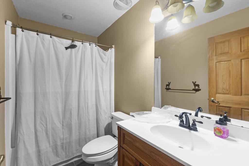 Ringgold, Georgia, 30736, United States, 3 Bedrooms Bedrooms, ,3.5 BathroomsBathrooms,Residential,Forsale,2004682