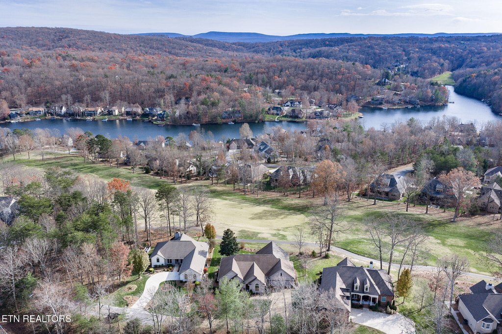 Crossville, Tennessee, 38558, United States, 4 Bedrooms Bedrooms, ,2.5 BathroomsBathrooms,Residential,Forsale,1996605