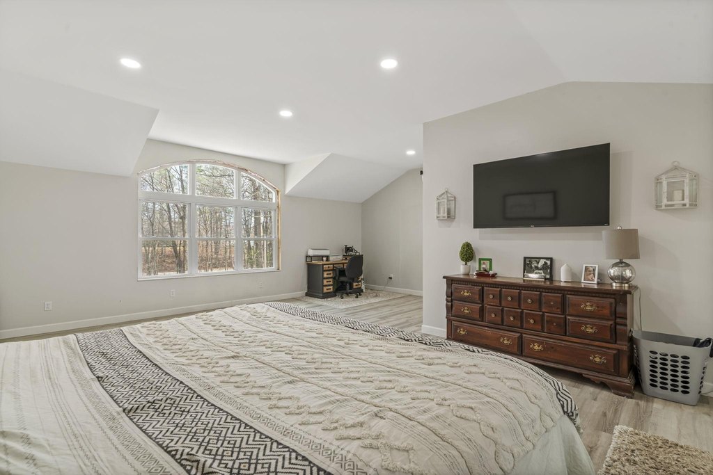 Epping, New Hampshire, 03042, United States, 4 Bedrooms Bedrooms, ,2 BathroomsBathrooms,Residential,Forsale,2004719