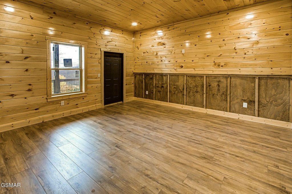 Pigeon Forge, Tennessee, 37862, United States, 3 Bedrooms Bedrooms, ,3.5 BathroomsBathrooms,Residential,Forsale,1999473