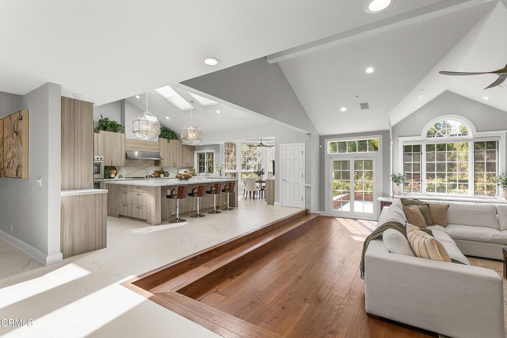 Camarillo, California, 93012, United States, 5 Bedrooms Bedrooms, ,6.5 BathroomsBathrooms,Residential,Forsale,2004523