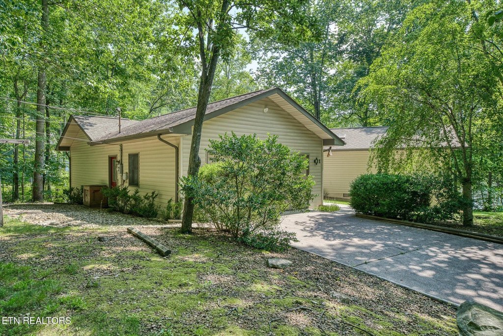 Crossville, Tennessee, 38558, United States, 2 Bedrooms Bedrooms, ,2 BathroomsBathrooms,Residential,Forsale,1907858