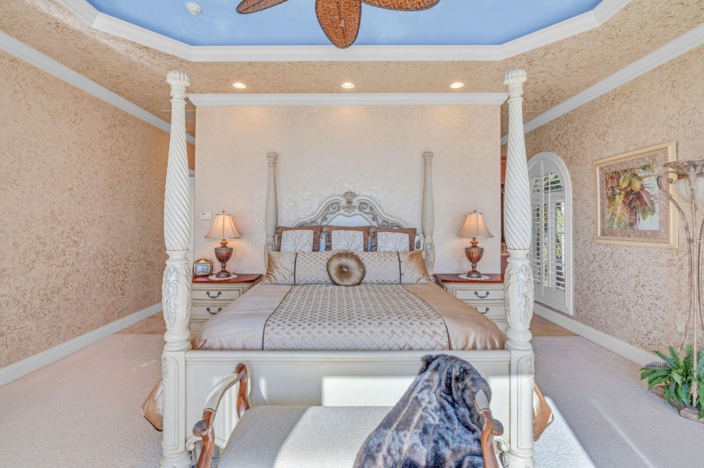 Key Colony, Florida, 33051, United States, 4 Bedrooms Bedrooms, ,5 BathroomsBathrooms,Residential,Forsale,2004354