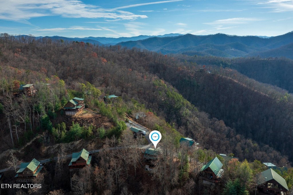 Sevierville, Tennessee, 37862, United States, 1 Bedroom Bedrooms, ,3 BathroomsBathrooms,Residential,Forsale,2012717