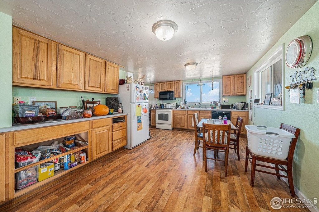 Grover, Colorado, 80729, United States, 2 Bedrooms Bedrooms, ,1 BathroomBathrooms,Residential,Forsale,2004280