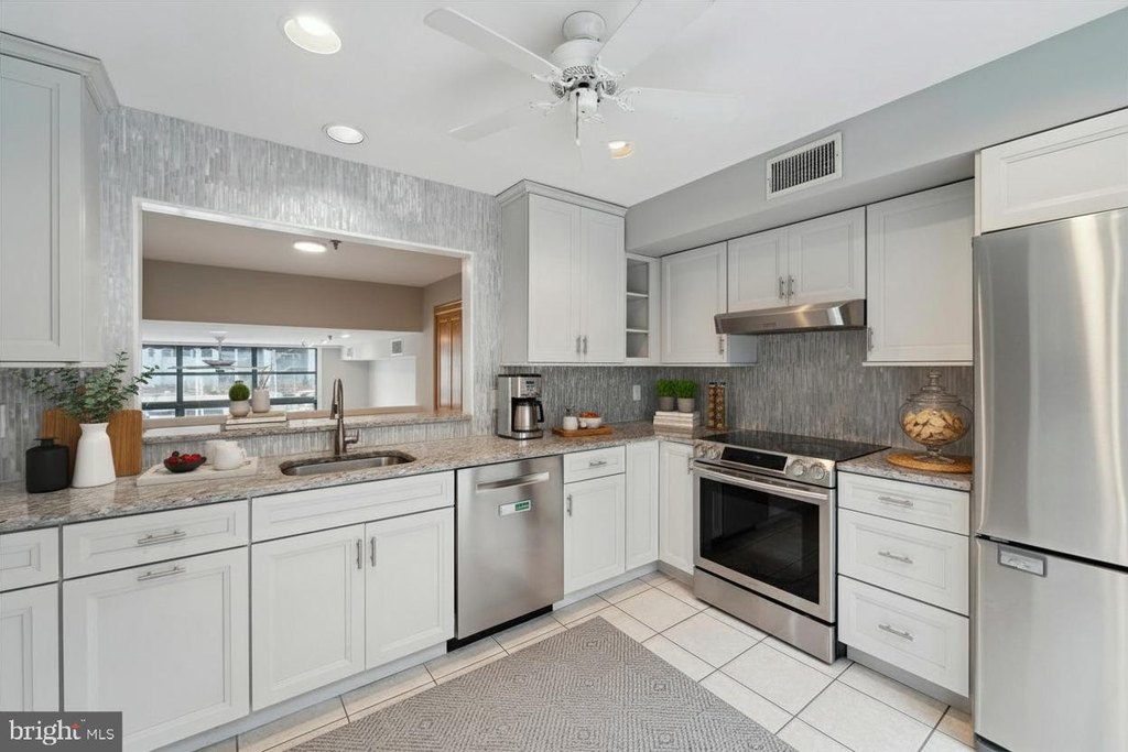 PHILADELPHIA, Pennsylvania, 19106, United States, 2 Bedrooms Bedrooms, ,2.5 BathroomsBathrooms,Residential,Forsale,2004202