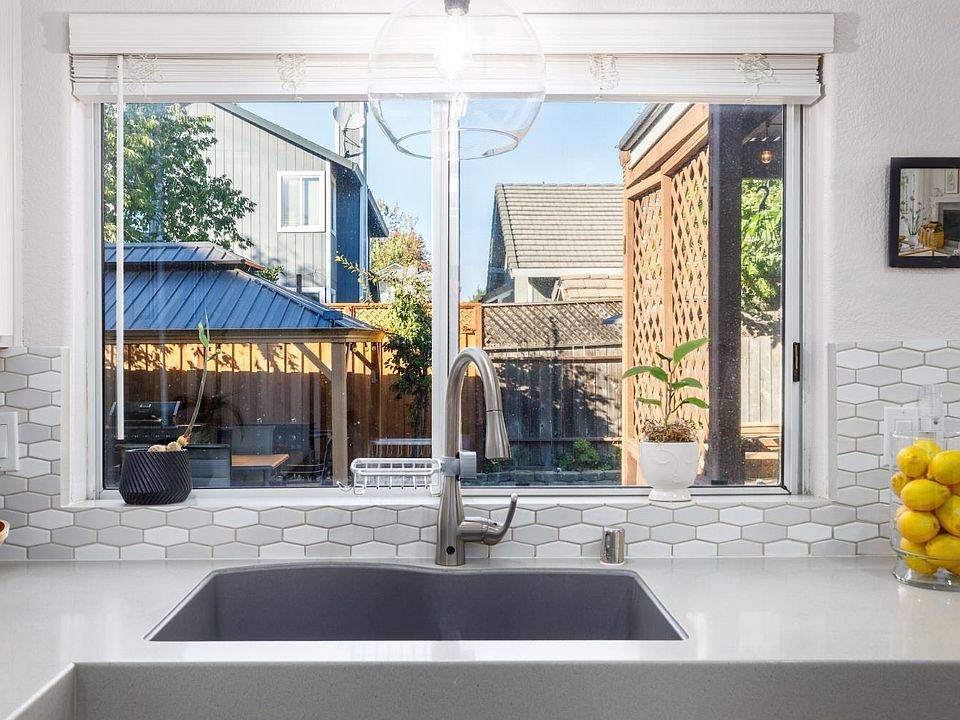 Santa Rosa, California, 95401, United States, 4 Bedrooms Bedrooms, ,3 BathroomsBathrooms,Residential,Forsale,1999291