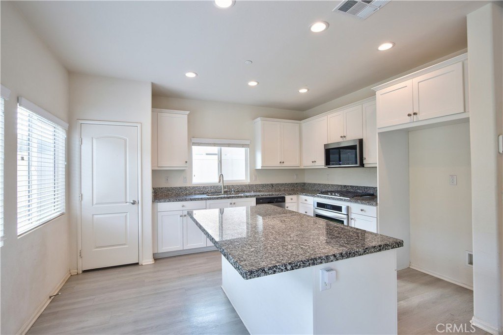 Winchester, California, 92596, United States, 4 Bedrooms Bedrooms, ,3 BathroomsBathrooms,Residential,Forsale,1959784