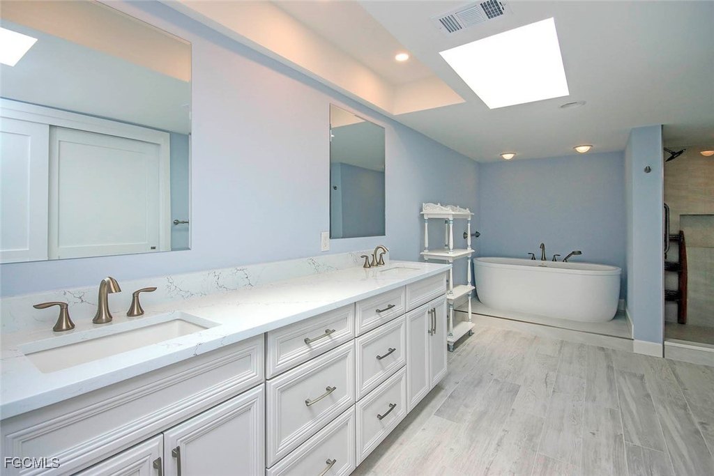 Sanibel, Florida, 33957, United States, 3 Bedrooms Bedrooms, ,3 BathroomsBathrooms,Residential,Forsale,2004802