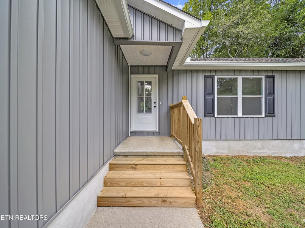 Maryville, Tennessee, 37801, United States, 3 Bedrooms Bedrooms, ,3 BathroomsBathrooms,Residential,Forsale,1973600