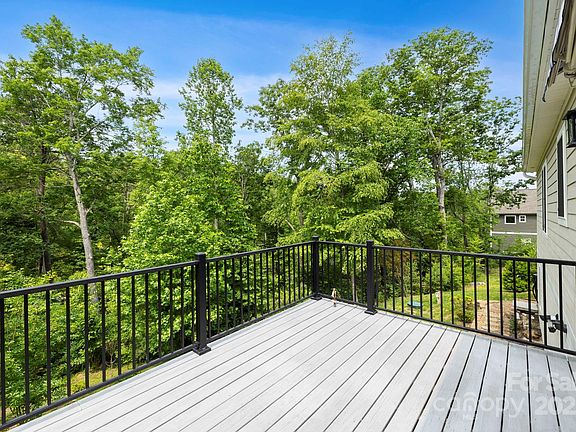 Flat Rock, North Carolina, 28731, United States, 3 Bedrooms Bedrooms, ,3 BathroomsBathrooms,Residential,Forsale,2004304