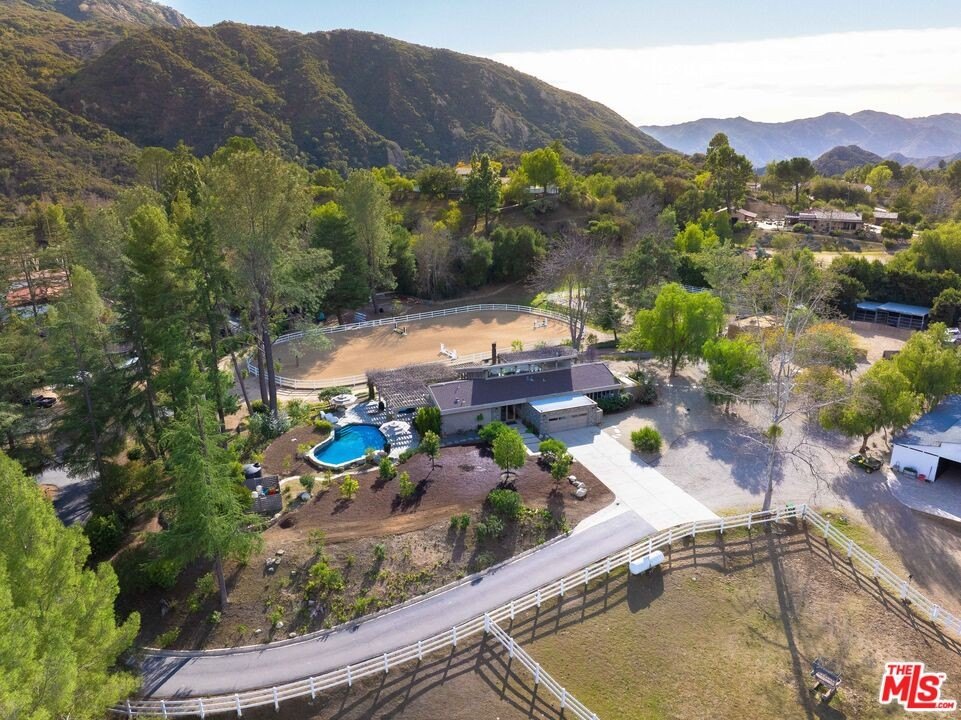 Calabasas, California, 91302, United States, 3 Bedrooms Bedrooms, ,2 BathroomsBathrooms,Residential,Forsale,2001432