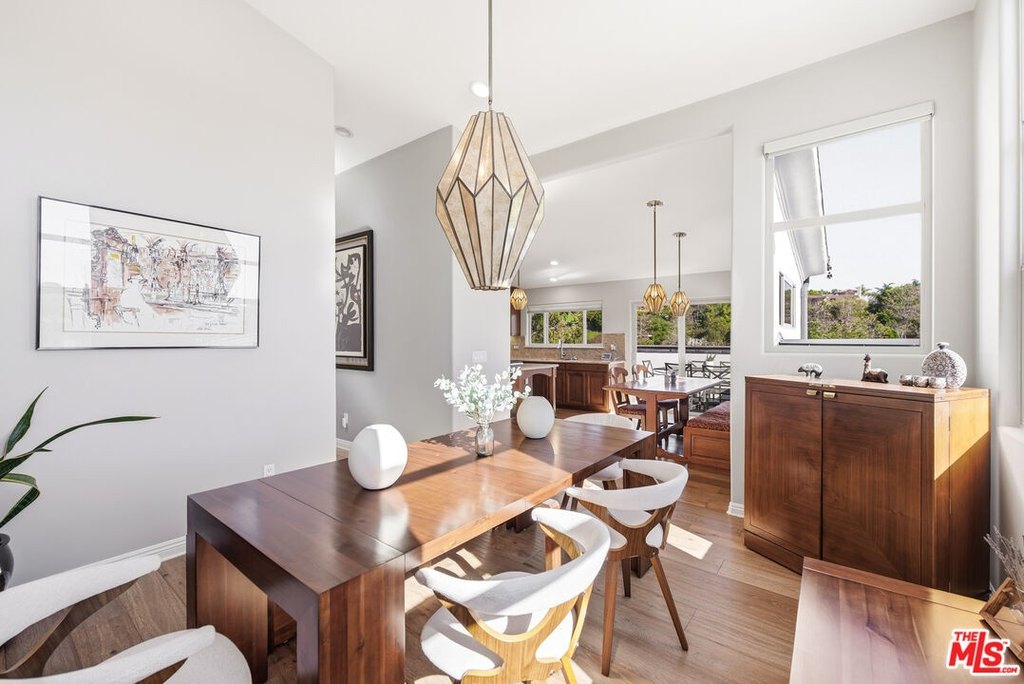 Malibu, California, 90265, United States, 4 Bedrooms Bedrooms, ,3.5 BathroomsBathrooms,Residential,Forsale,2009613