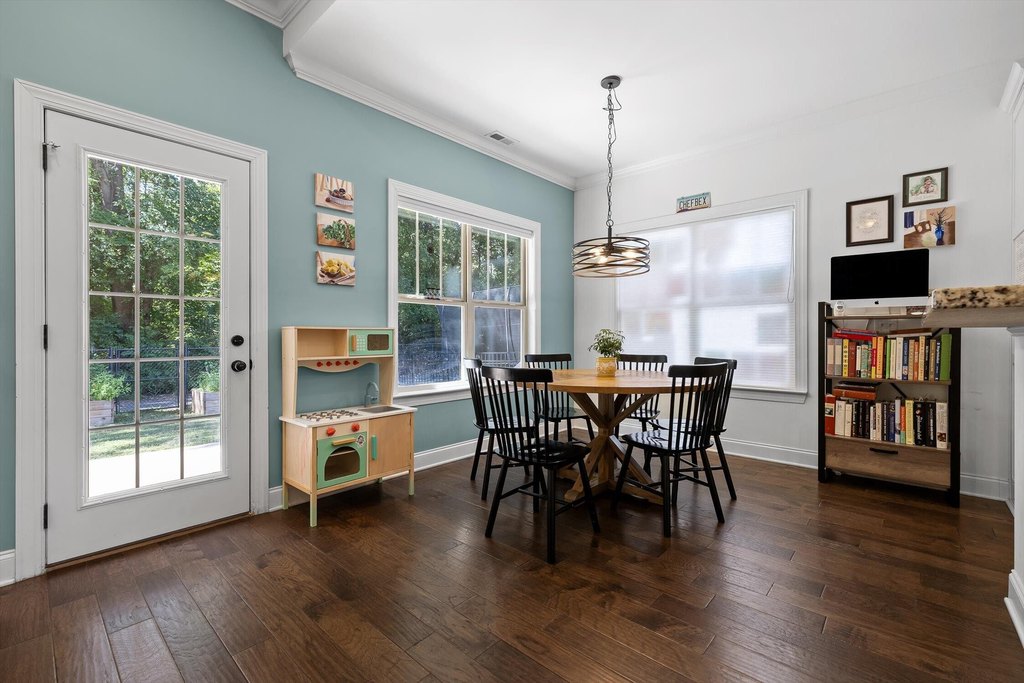 Chattanooga, Tennessee, 37406, United States, 4 Bedrooms Bedrooms, ,2.5 BathroomsBathrooms,Residential,Forsale,1963560