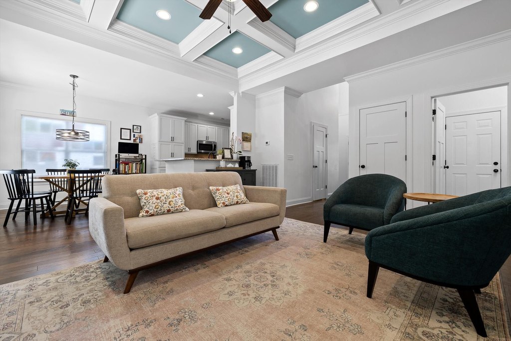 Chattanooga, Tennessee, 37406, United States, 4 Bedrooms Bedrooms, ,2.5 BathroomsBathrooms,Residential,Forsale,1963560