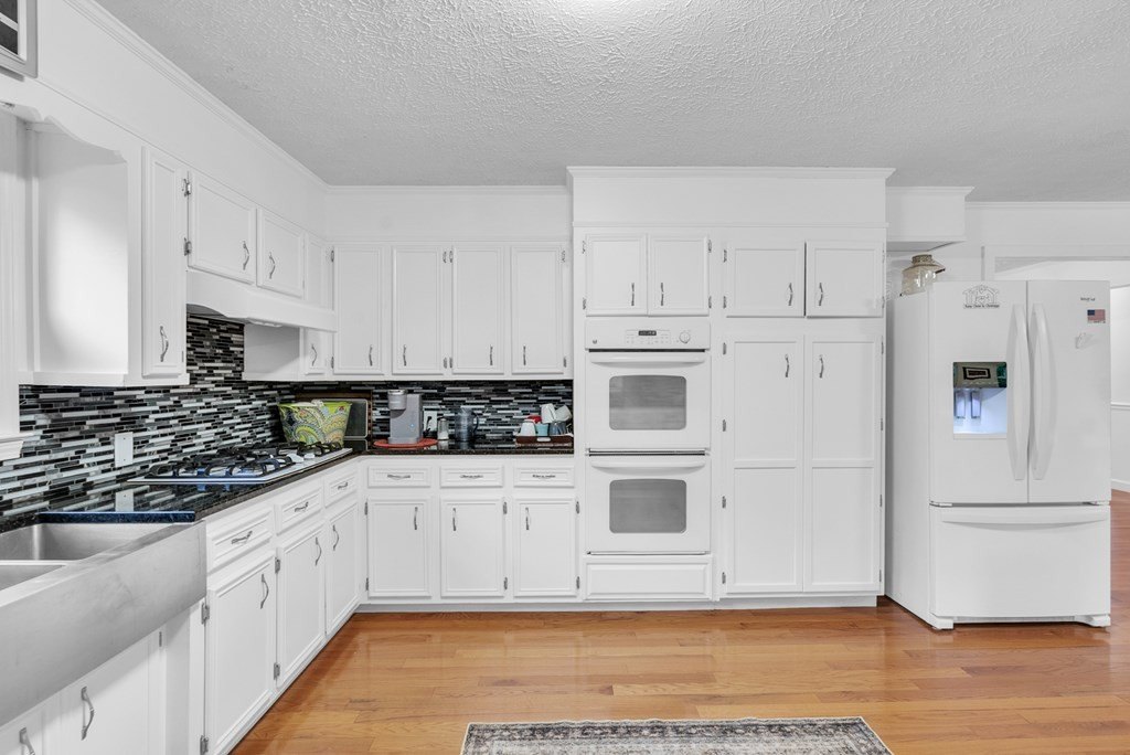 Smithville, Tennessee, 37166, United States, 4 Bedrooms Bedrooms, ,3 BathroomsBathrooms,Residential,Forsale,2010949