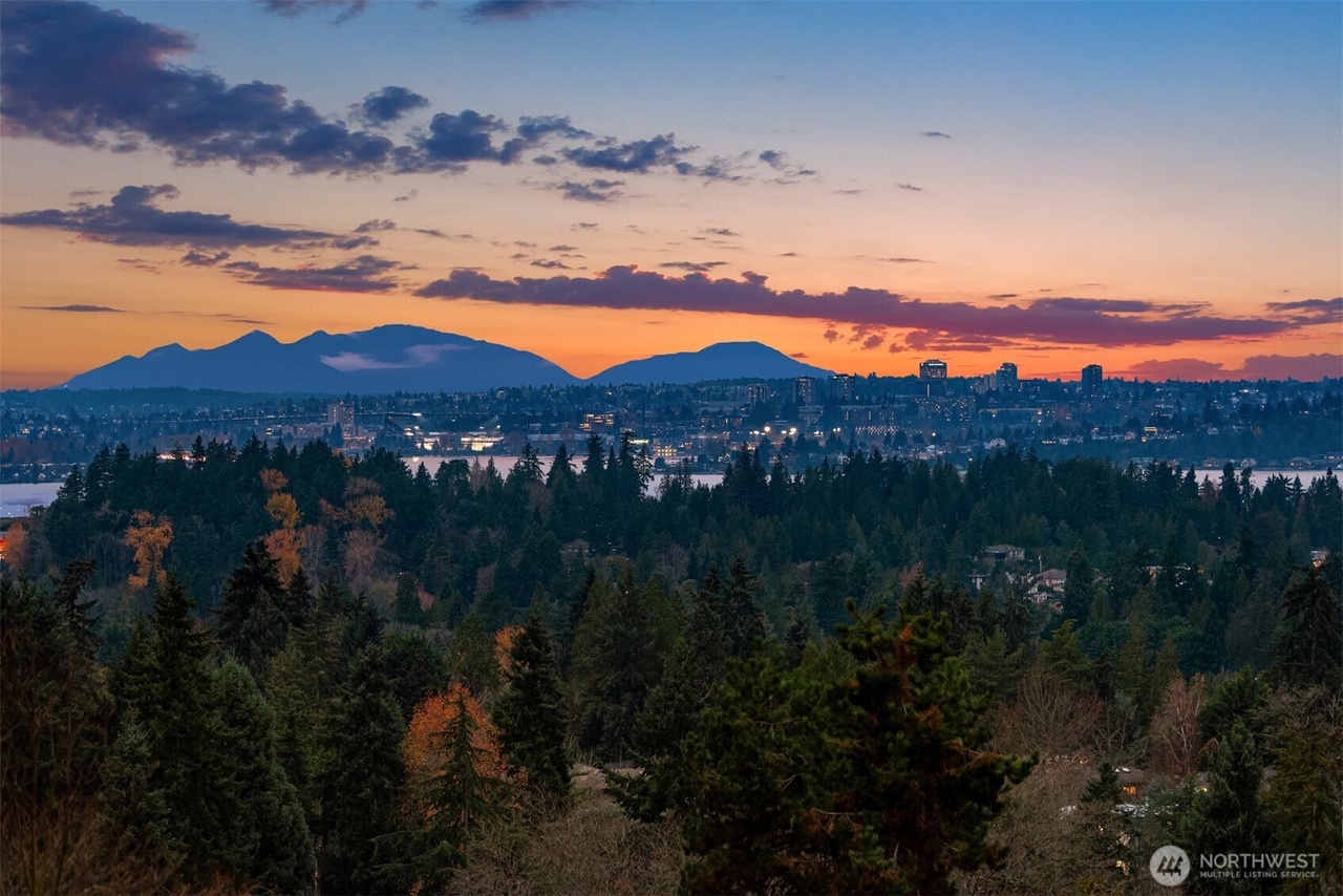 Clyde Hill, Washington, 98004, United States, 5 Bedrooms Bedrooms, ,4 BathroomsBathrooms,Residential,Forsale,2004453