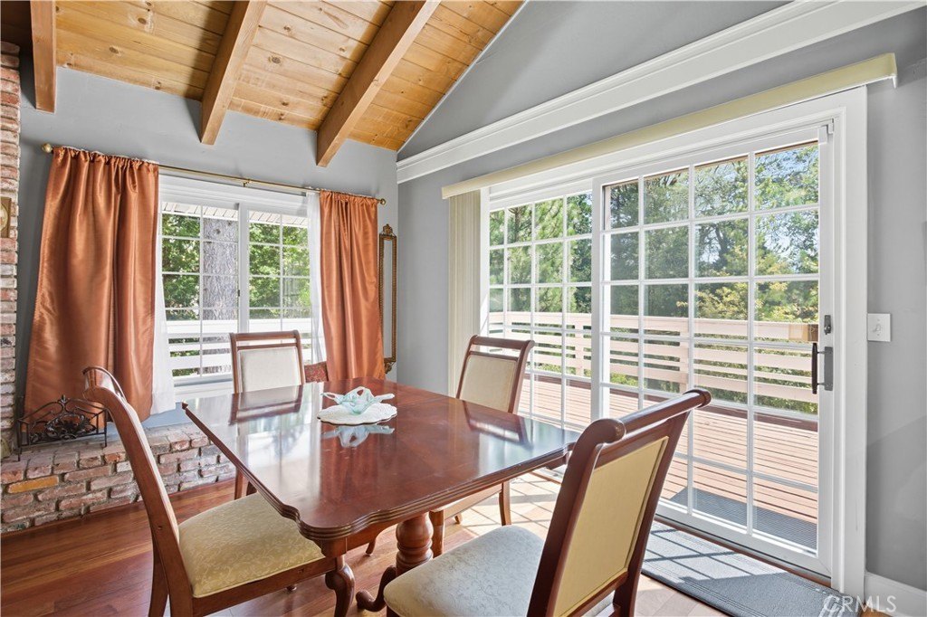 Lake Arrowhead, California, 92352, United States, 4 Bedrooms Bedrooms, ,3 BathroomsBathrooms,Residential,Forsale,1971047