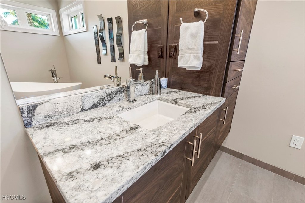 Cape Coral, Florida, 33914, United States, 3 Bedrooms Bedrooms, ,3.5 BathroomsBathrooms,Residential,Forsale,2004803