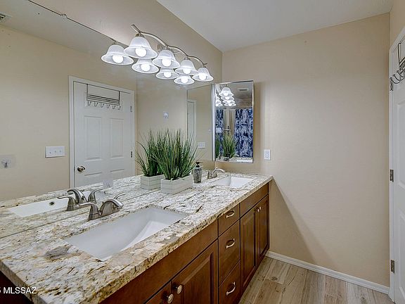 Tucson, Arizona, 85737, United States, 5 Bedrooms Bedrooms, ,3 BathroomsBathrooms,Residential,Forsale,2004435