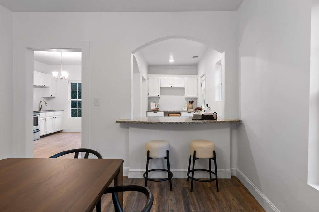 Chattanooga, Tennessee, 37405, United States, 4 Bedrooms Bedrooms, ,4 BathroomsBathrooms,Residential,Forsale,1922162