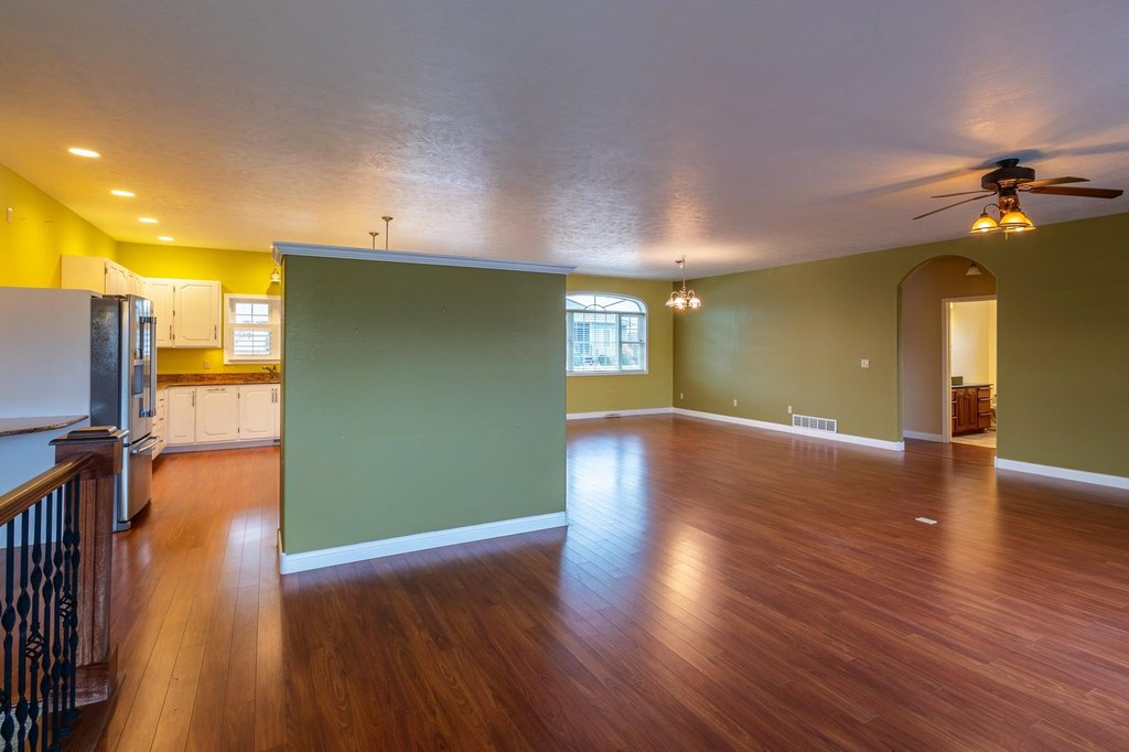 Spearfish, South Dakota, 57783, United States, 5 Bedrooms Bedrooms, ,3 BathroomsBathrooms,Residential,Forsale,2011078