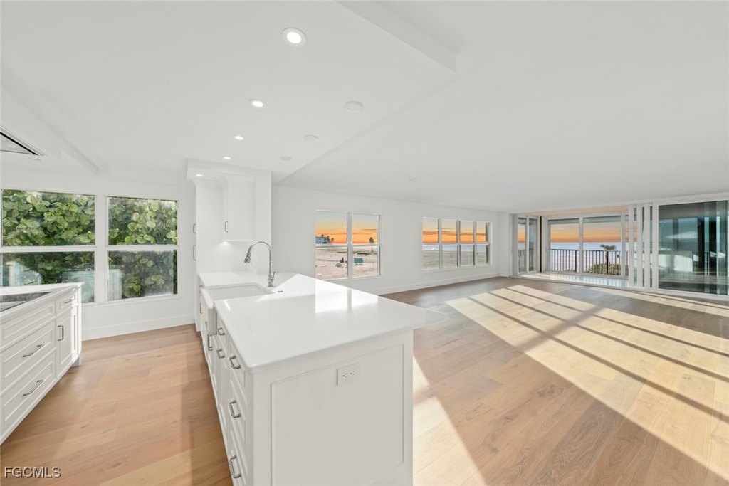 Sanibel, Florida, 33957, United States, 3 Bedrooms Bedrooms, ,3.5 BathroomsBathrooms,Residential,Forsale,2004792