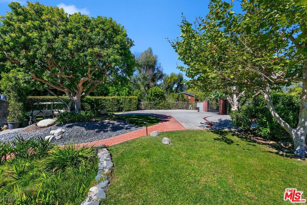 Malibu, California, 90265, United States, 3 Bedrooms Bedrooms, ,3 BathroomsBathrooms,Residential,Forsale,2001431