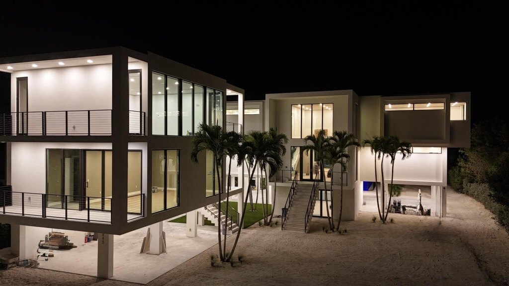 ISLAMORADA, Florida, 33036, United States, 5 Bedrooms Bedrooms, ,5.5 BathroomsBathrooms,Residential,Forsale,2011125