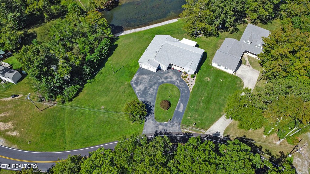 Crossville, Tennessee, 38572, United States, 3 Bedrooms Bedrooms, ,3.5 BathroomsBathrooms,Residential,Forsale,1968515