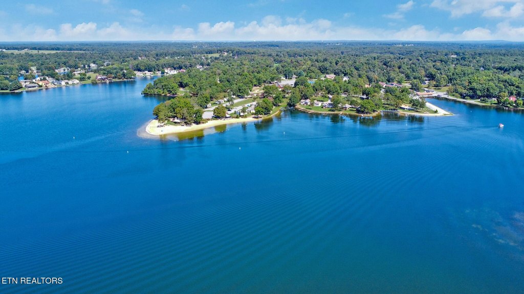 Crossville, Tennessee, 38572, United States, 3 Bedrooms Bedrooms, ,3.5 BathroomsBathrooms,Residential,Forsale,1968515