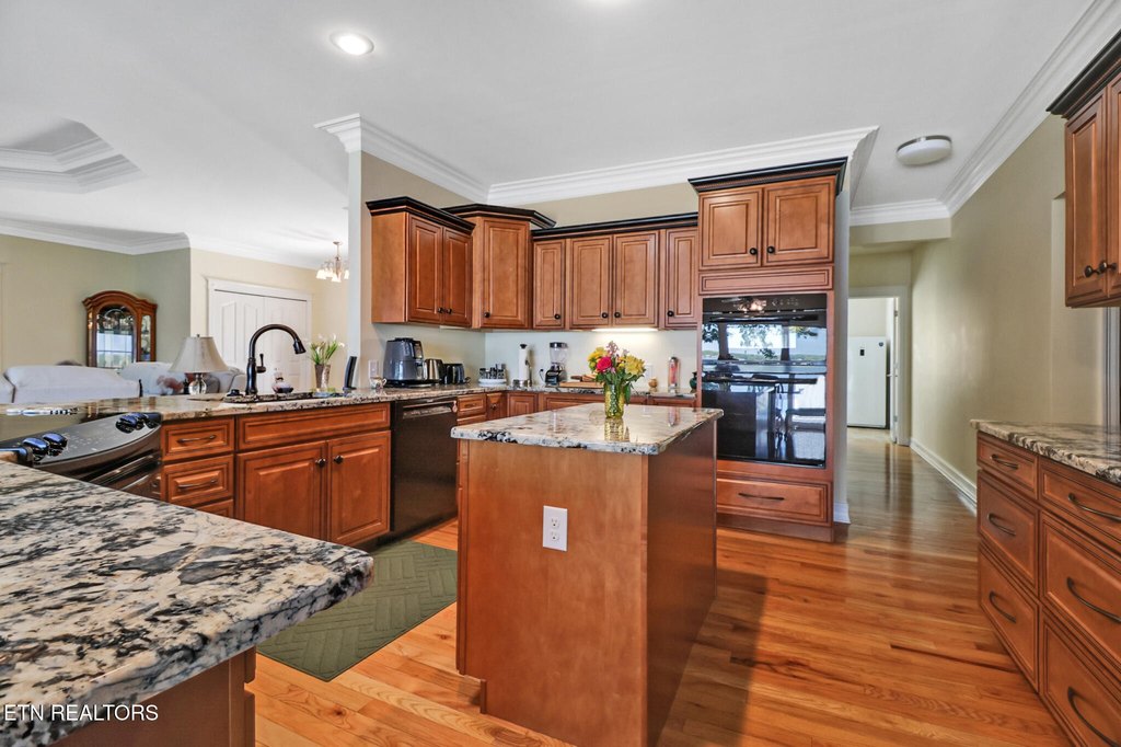 Crossville, Tennessee, 38572, United States, 3 Bedrooms Bedrooms, ,3.5 BathroomsBathrooms,Residential,Forsale,1968515