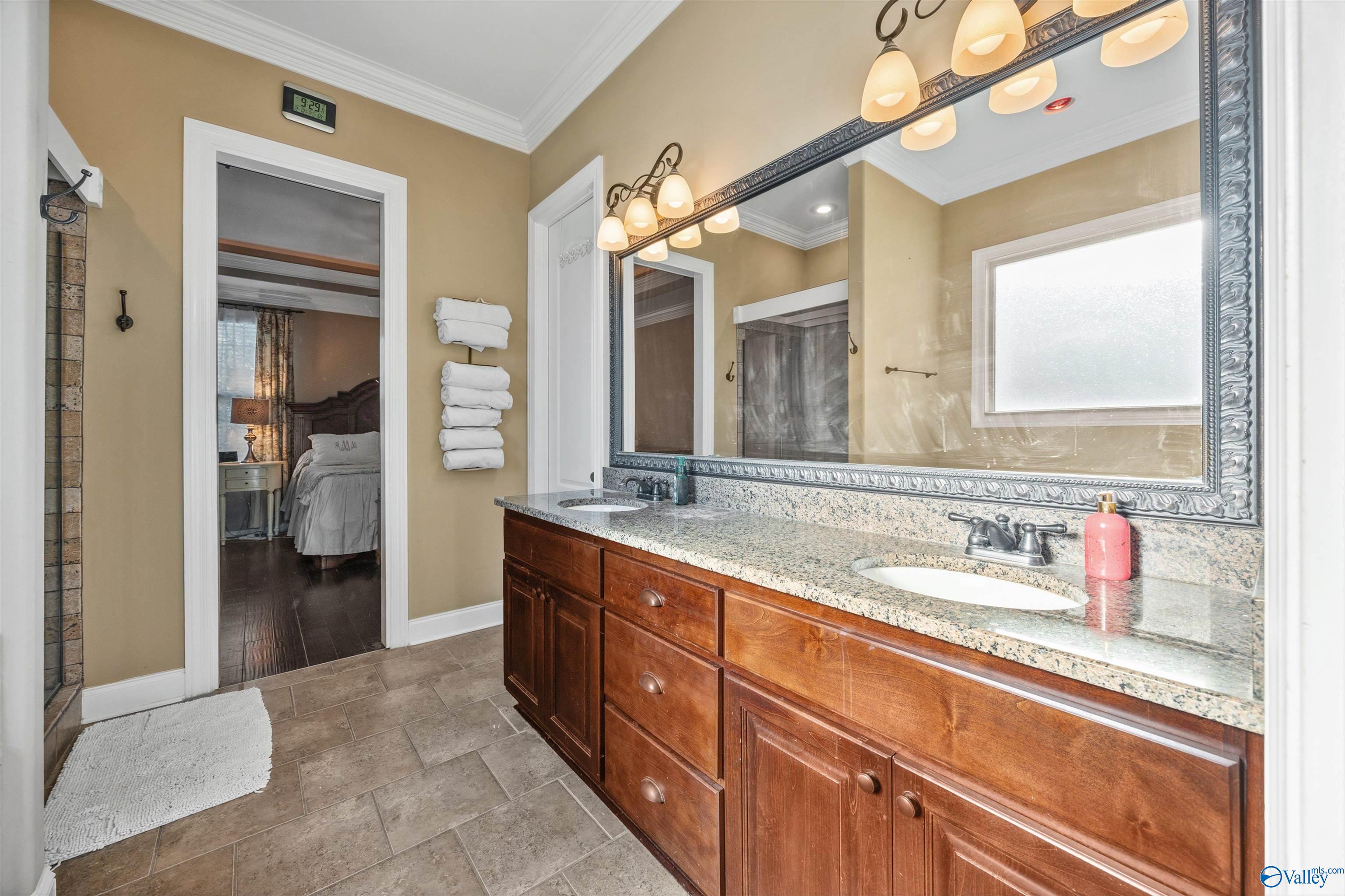 Owens Cross Roads, Alabama, 35763, United States, 5 Bedrooms Bedrooms, ,3.5 BathroomsBathrooms,Residential,Forsale,2007708