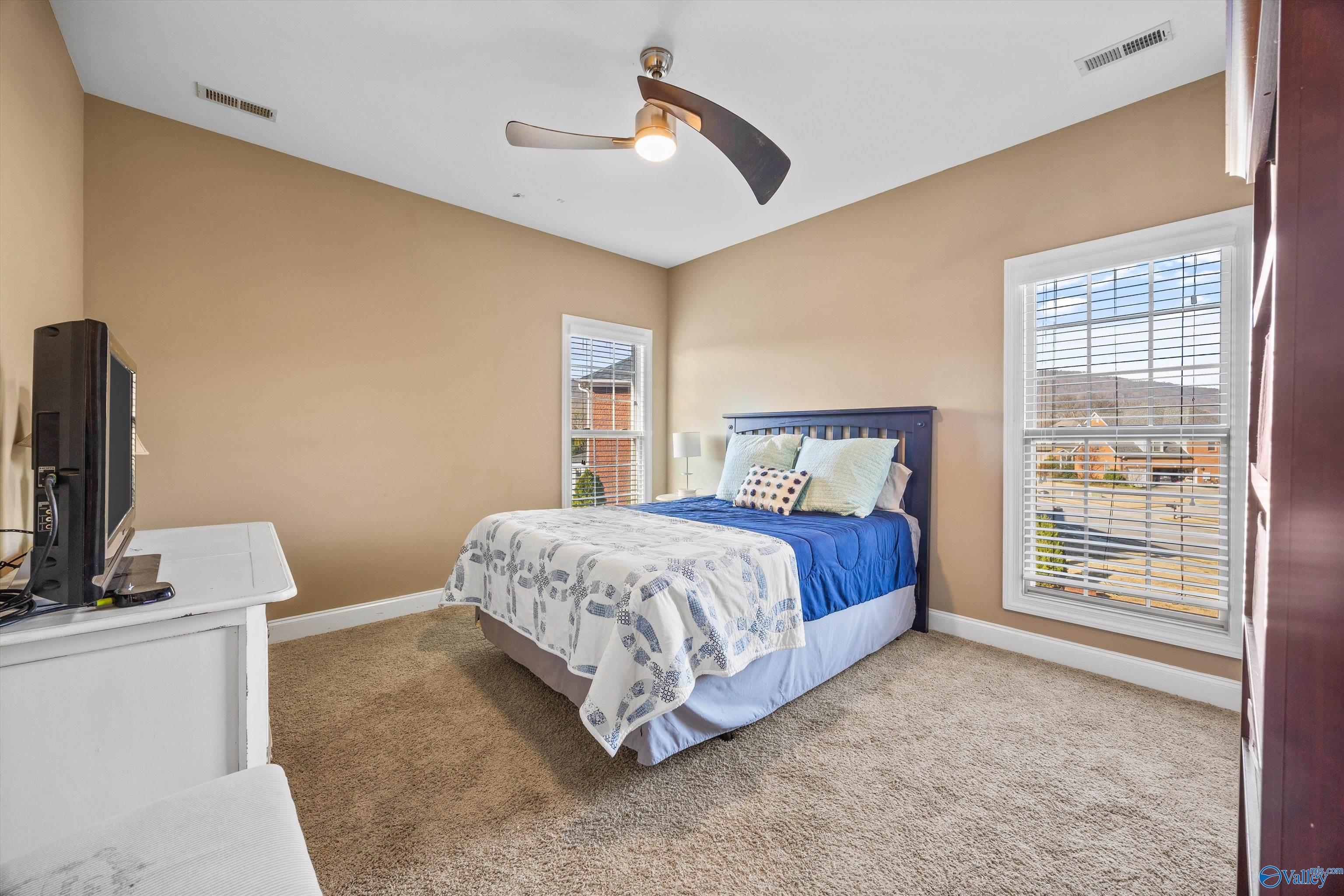 Owens Cross Roads, Alabama, 35763, United States, 5 Bedrooms Bedrooms, ,3.5 BathroomsBathrooms,Residential,Forsale,2007708