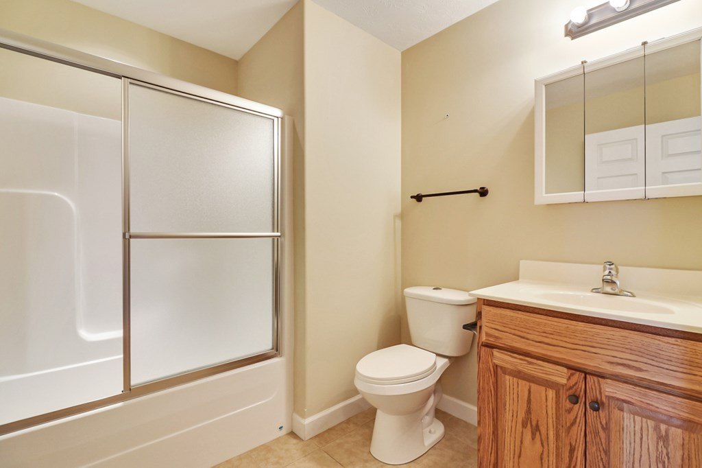 Jamestown, Tennessee, 38556, United States, 2 Bedrooms Bedrooms, ,2 BathroomsBathrooms,Residential,Forsale,1886027