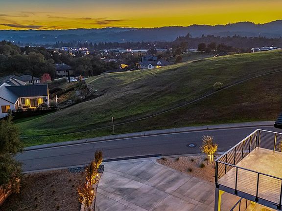 Healdsburg, California, 95448, United States, 5 Bedrooms Bedrooms, ,4 BathroomsBathrooms,Residential,Forsale,2004748