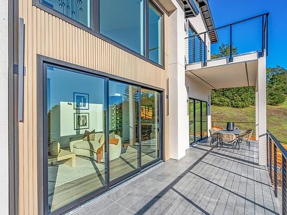 Healdsburg, California, 95448, United States, 5 Bedrooms Bedrooms, ,4 BathroomsBathrooms,Residential,Forsale,2004748