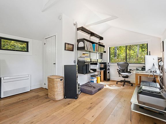 Pomfret, Vermont, 05067, United States, 4 Bedrooms Bedrooms, ,2.5 BathroomsBathrooms,Residential,Forsale,2004853