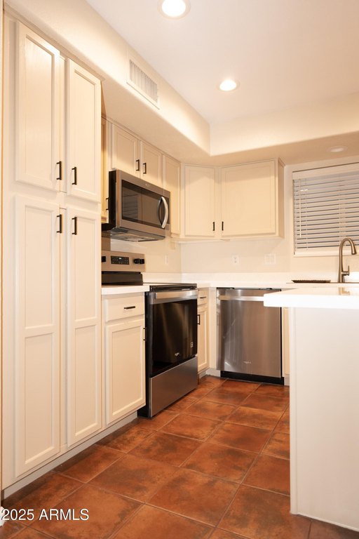 Phoenix, Arizona, 85050, United States, 4 Bedrooms Bedrooms, ,2.5 BathroomsBathrooms,Residential,Forsale,2004922