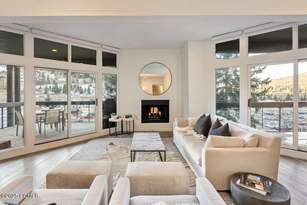 Park City, Utah, 84060, United States, 2 Bedrooms Bedrooms, ,2.5 BathroomsBathrooms,Residential,Forsale,2004734