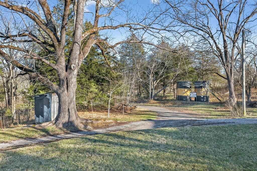 Pall Mall, Tennessee, 38577, United States, 2 Bedrooms Bedrooms, ,1.5 BathroomsBathrooms,Residential,Forsale,2010946