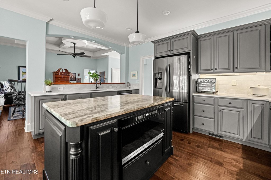 Crossville, Tennessee, 38558, United States, 3 Bedrooms Bedrooms, ,2.5 BathroomsBathrooms,Residential,Forsale,1952851