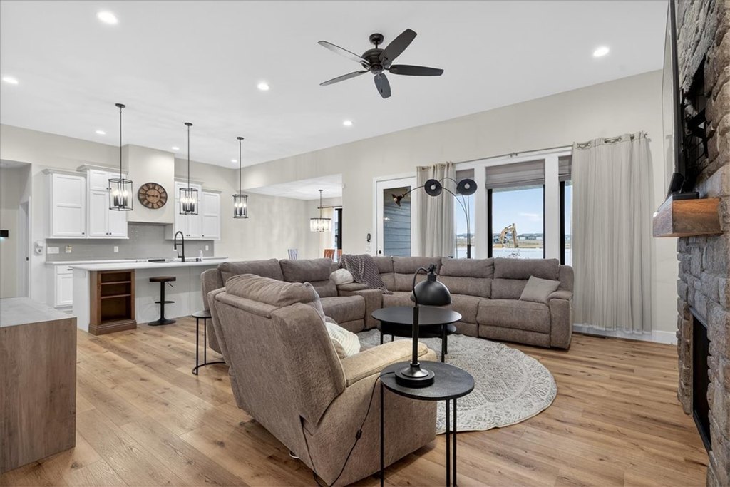 Billings, Montana, 59105, United States, 4 Bedrooms Bedrooms, ,2.5 BathroomsBathrooms,Residential,Forsale,2009206