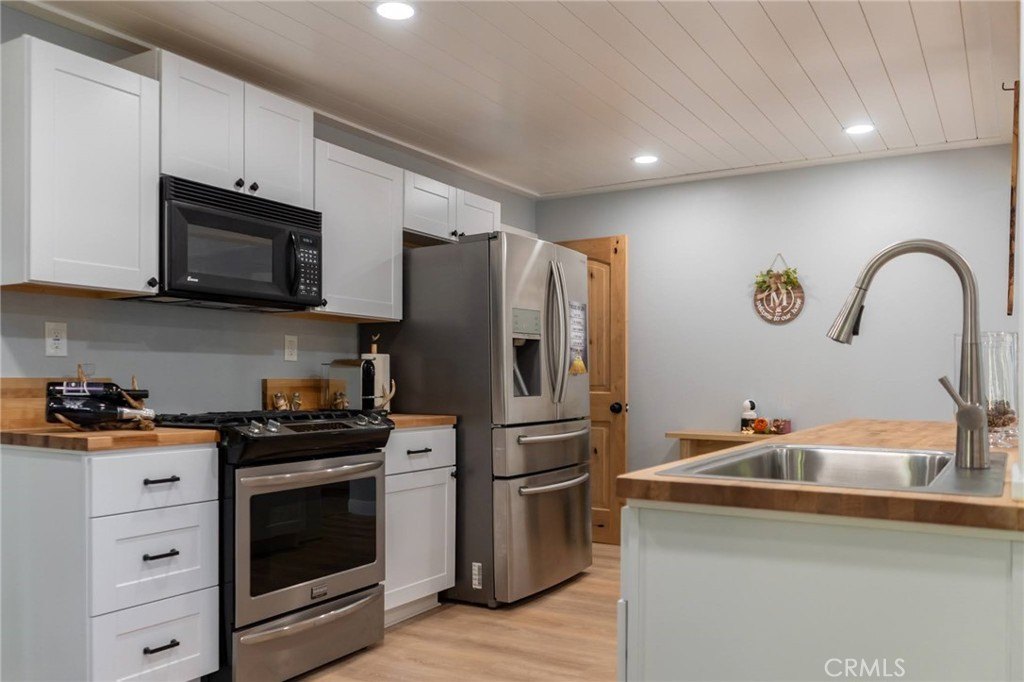 Idyllwild, California, 92549, United States, 3 Bedrooms Bedrooms, ,2 BathroomsBathrooms,Residential,Forsale,2007691