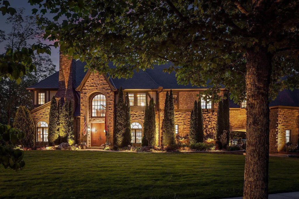 Signal Mountain, Tennessee, 37377, United States, 6 Bedrooms Bedrooms, ,6.5 BathroomsBathrooms,Residential,Forsale,1922158